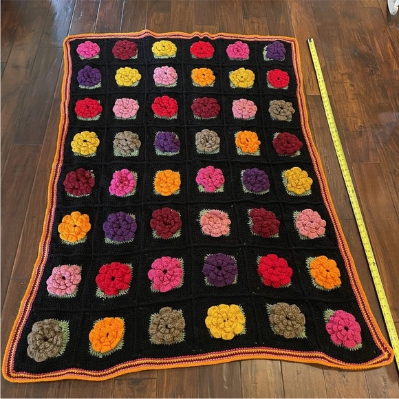 Vtg Crocheted Granny Square 3D Puffy Flowers Afghan Throw blanket - Picture 10 of 11